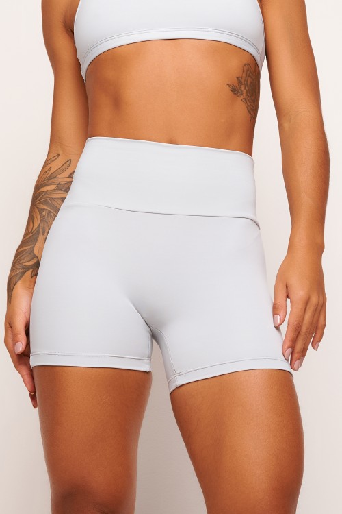 Short Cinza sem costura frontal