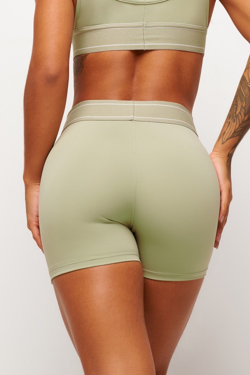 Short Pistache Flowing